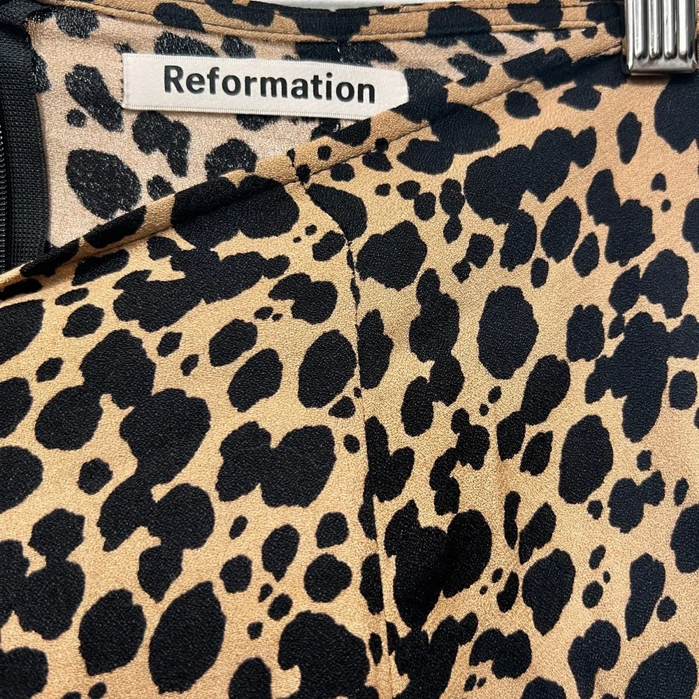 Reformation Black and Tan A-Line Skirt side slit - Picture 4 of 5